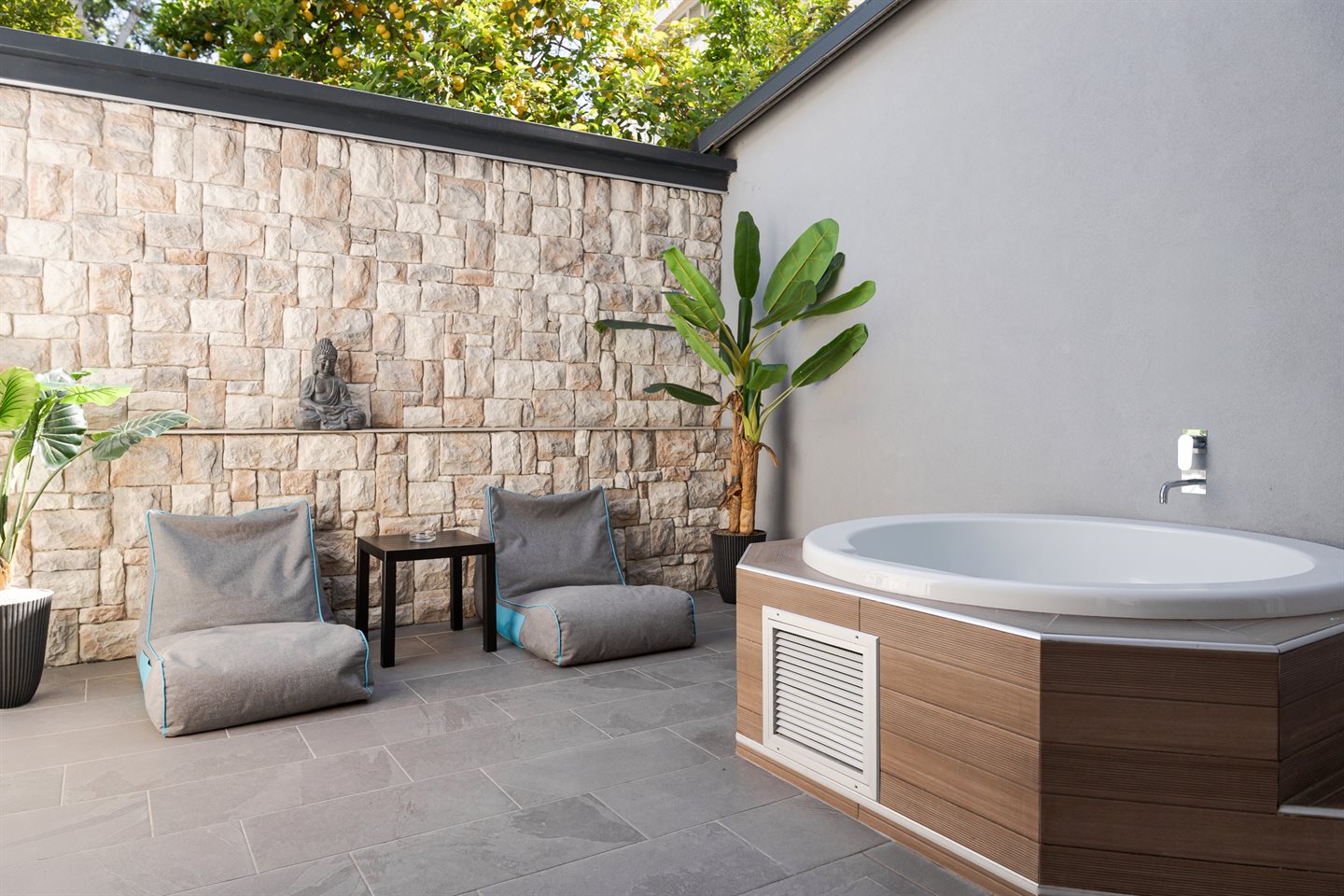 Executive Suite jacuzzi