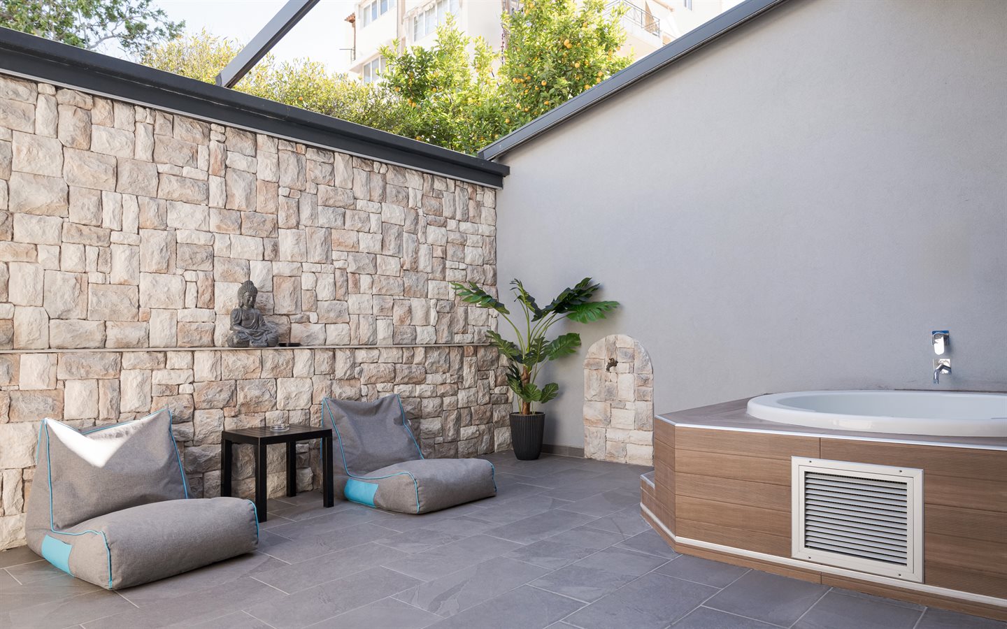 Executive Suite jacuzzi