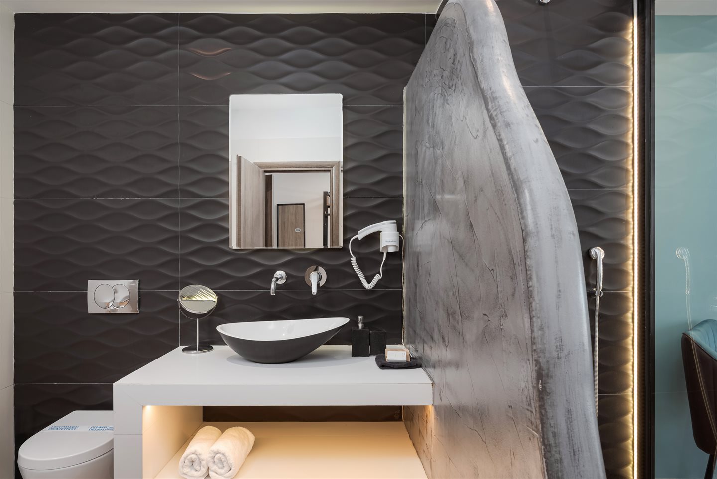 Junior Suite bathroom