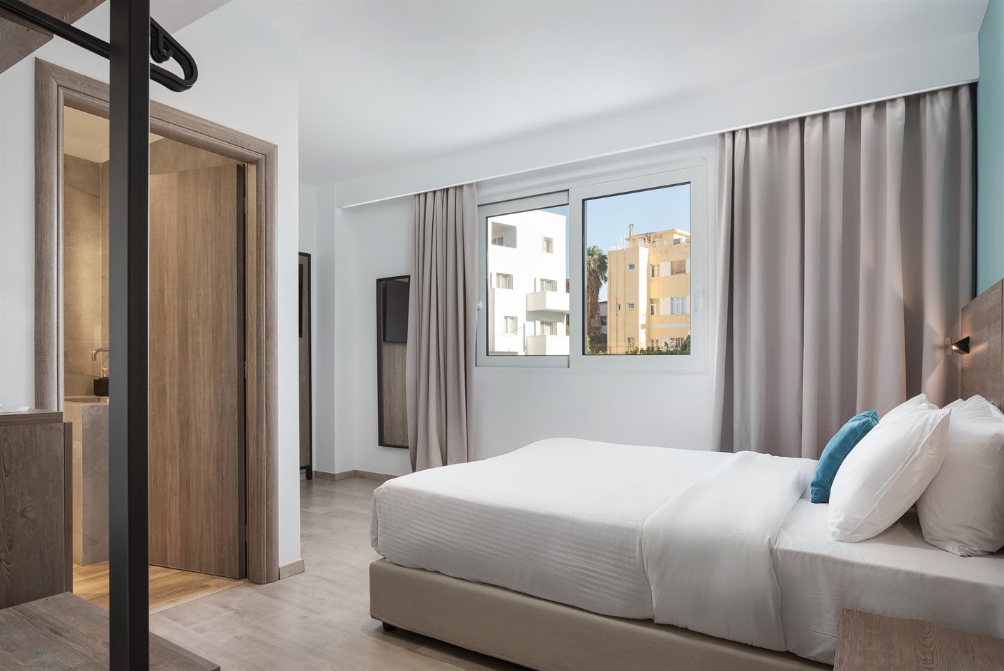 Standard Room bedroom